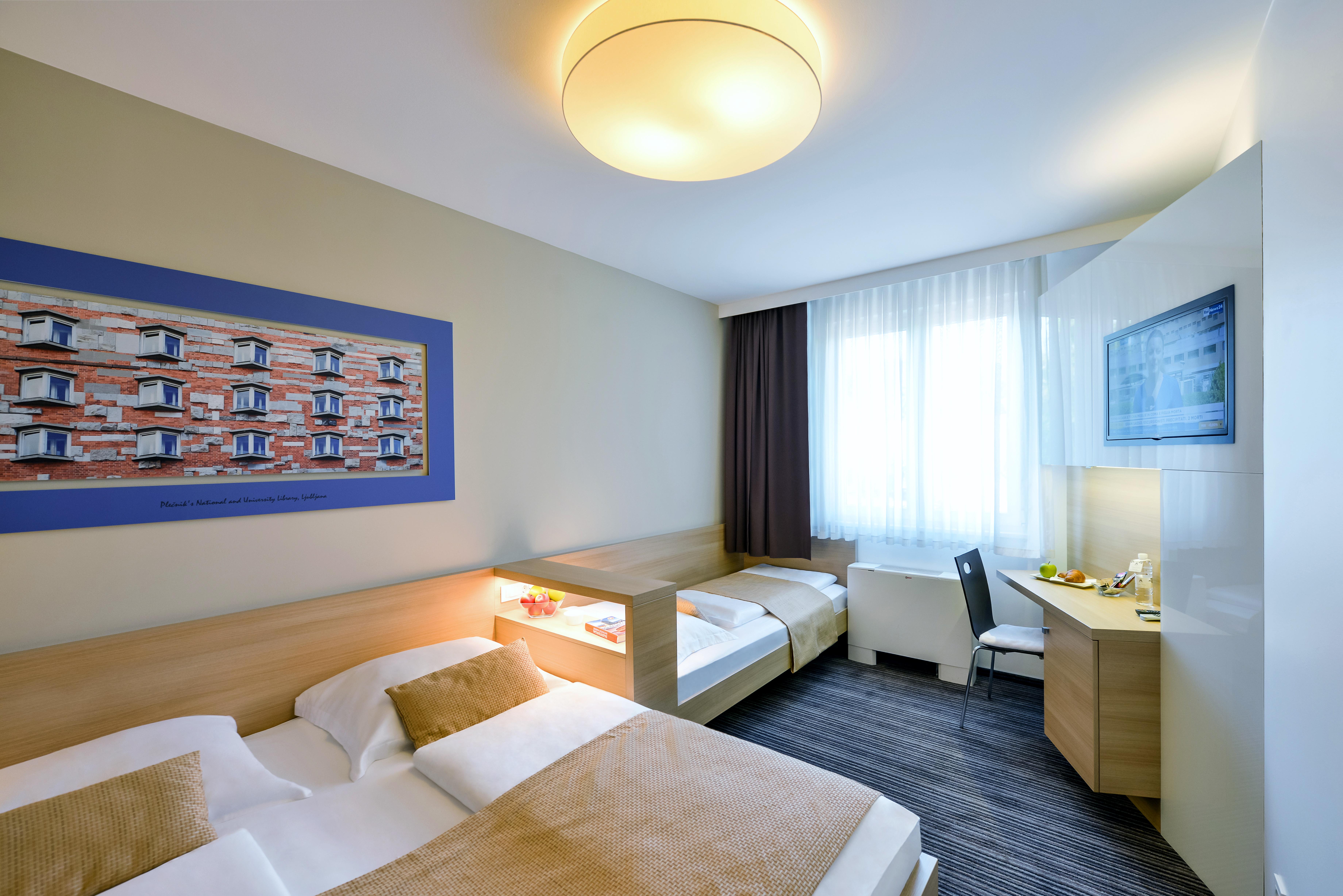 Ahotel Ljubljana Ngoại thất bức ảnh