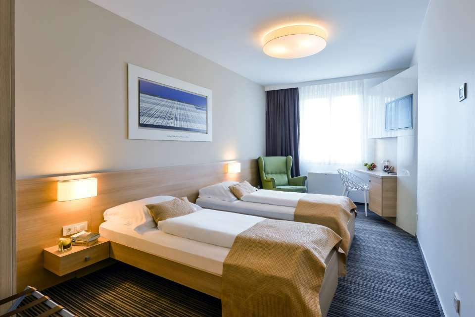 Ahotel Ljubljana Ngoại thất bức ảnh