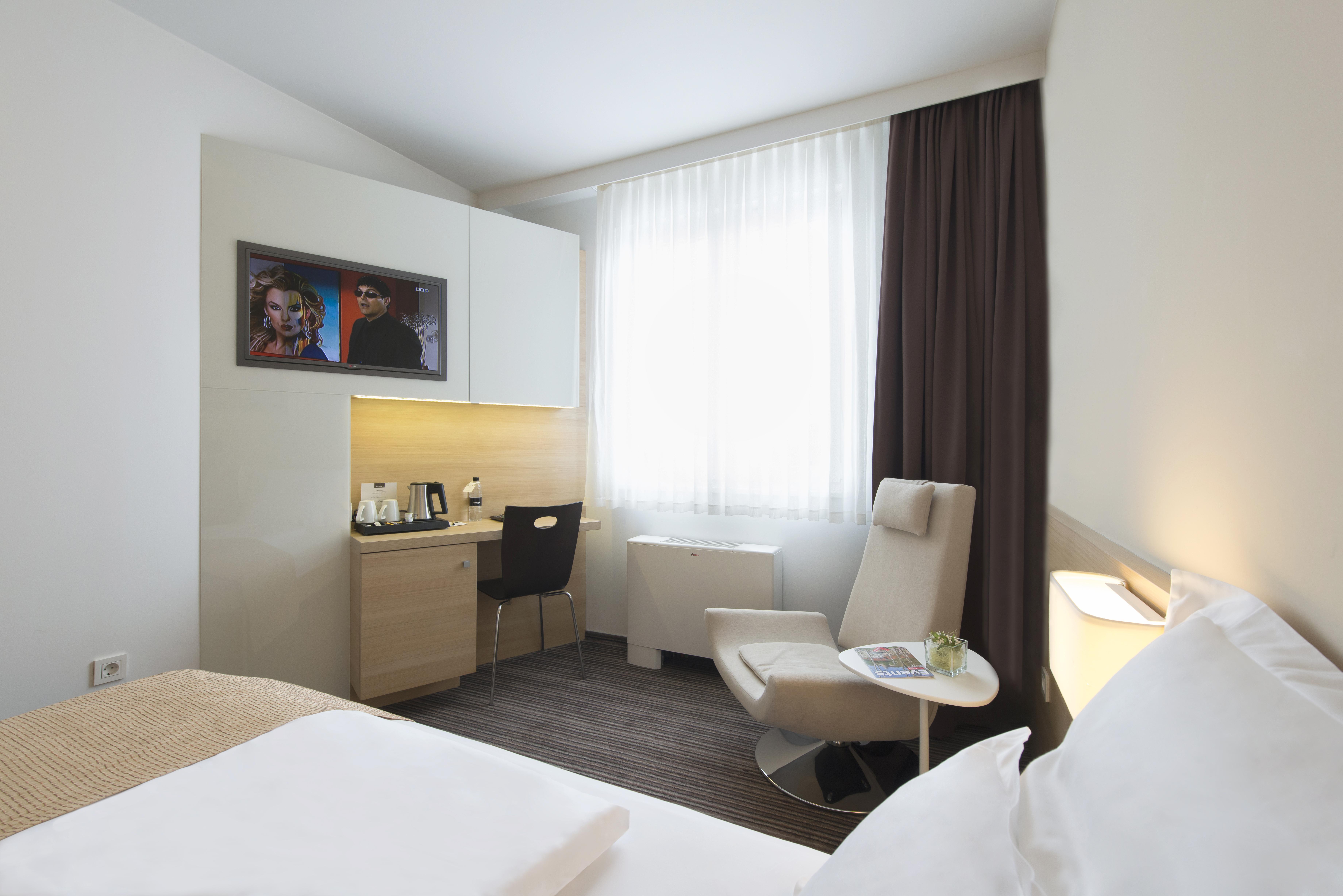 Ahotel Ljubljana Ngoại thất bức ảnh